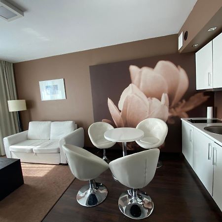 Apartament Prywatny Salon Z Aneksem Kuchennym I Sypialnia W Hotelu Diva Kołobrzeg Esterno foto