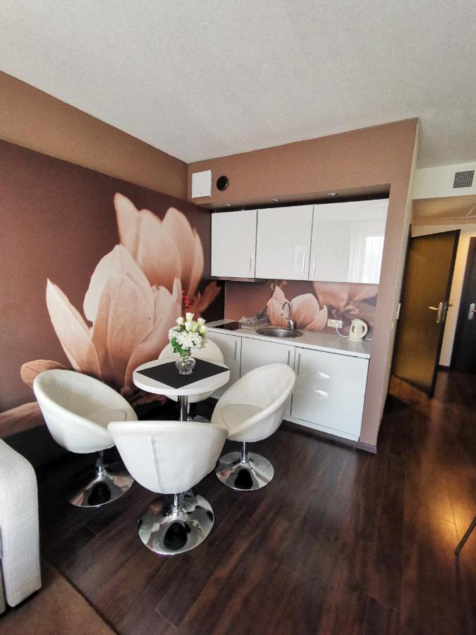 Apartament Prywatny Salon Z Aneksem Kuchennym I Sypialnia W Hotelu Diva Kołobrzeg Esterno foto