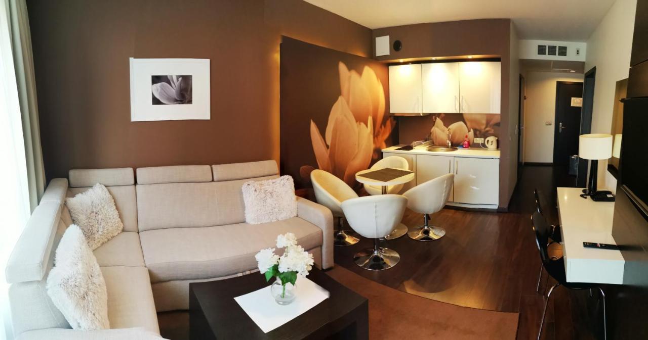 Apartament Prywatny Salon Z Aneksem Kuchennym I Sypialnia W Hotelu Diva Kołobrzeg Esterno foto