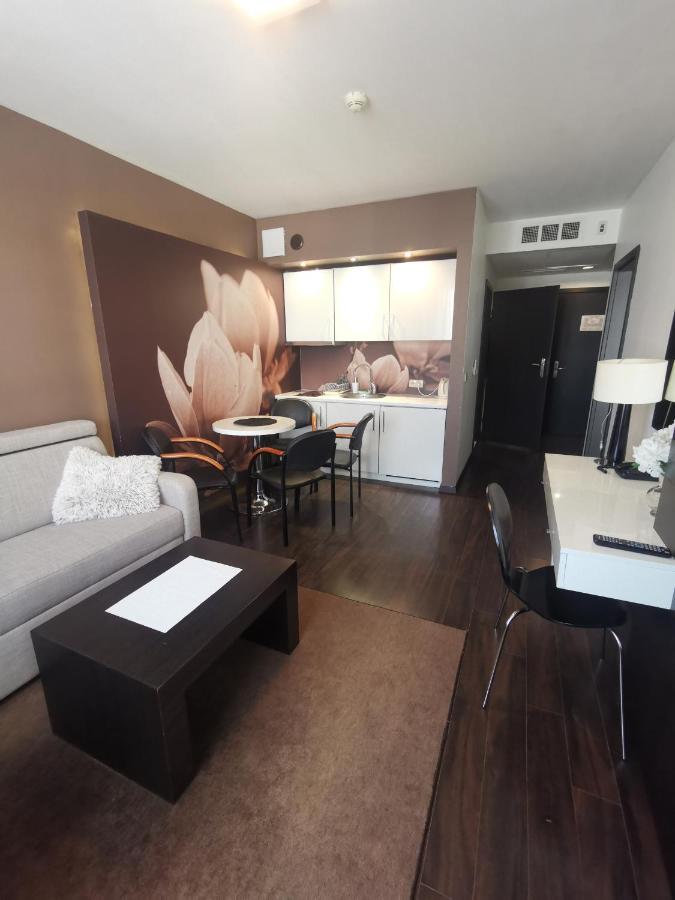 Apartament Prywatny Salon Z Aneksem Kuchennym I Sypialnia W Hotelu Diva Kołobrzeg Esterno foto