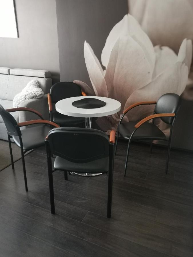 Apartament Prywatny Salon Z Aneksem Kuchennym I Sypialnia W Hotelu Diva Kołobrzeg Esterno foto