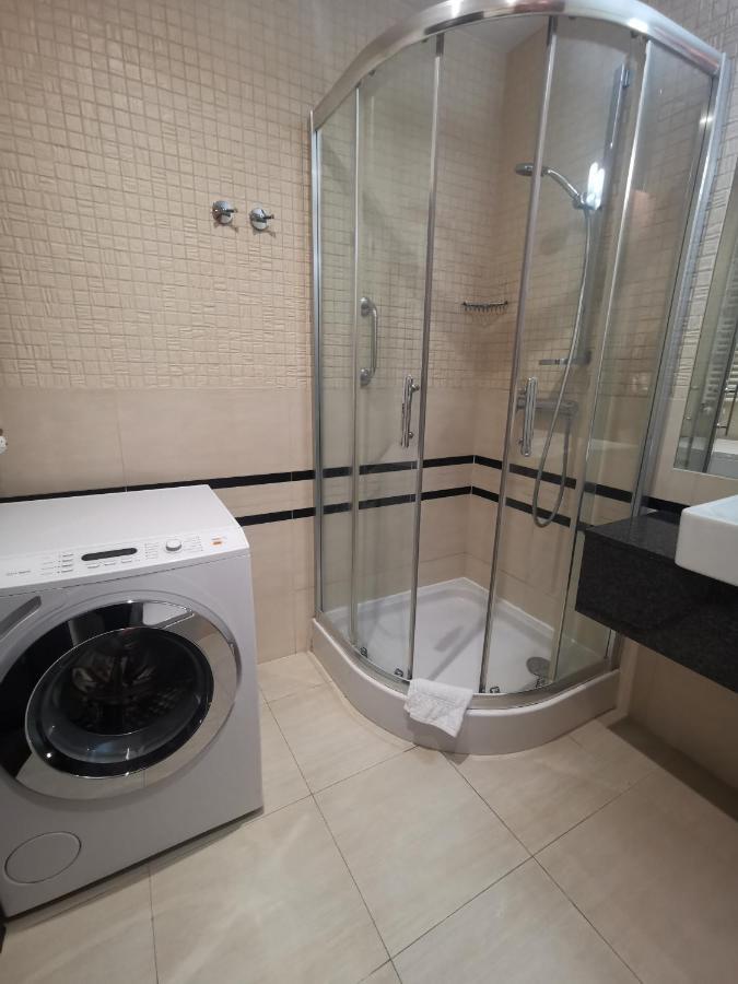 Apartament Prywatny Salon Z Aneksem Kuchennym I Sypialnia W Hotelu Diva Kołobrzeg Esterno foto